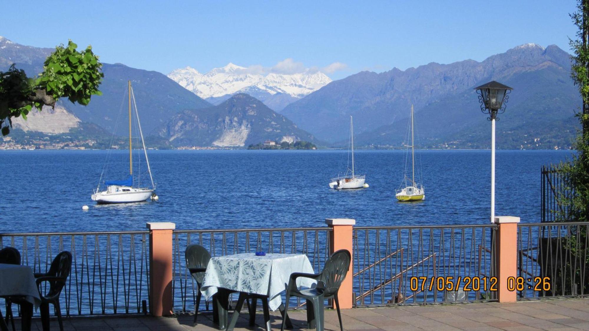 Albergo Riva Reno Di Leggiuno Bagian luar foto