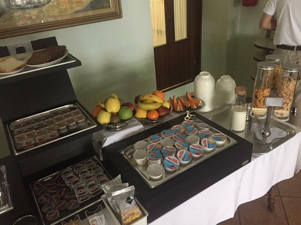 Albergo Riva Reno Di Leggiuno Bagian luar foto